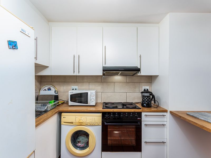 2 Bedroom , 1 bathroom ,Ground floor in the heart of West Beach - Photo 3