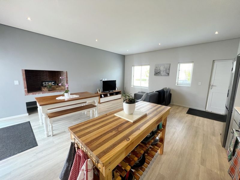 Modern 3-Bedroom Home for Rent in the Prestigious Le Parc Residential Estate – Paarl South -1st June - Photo 4