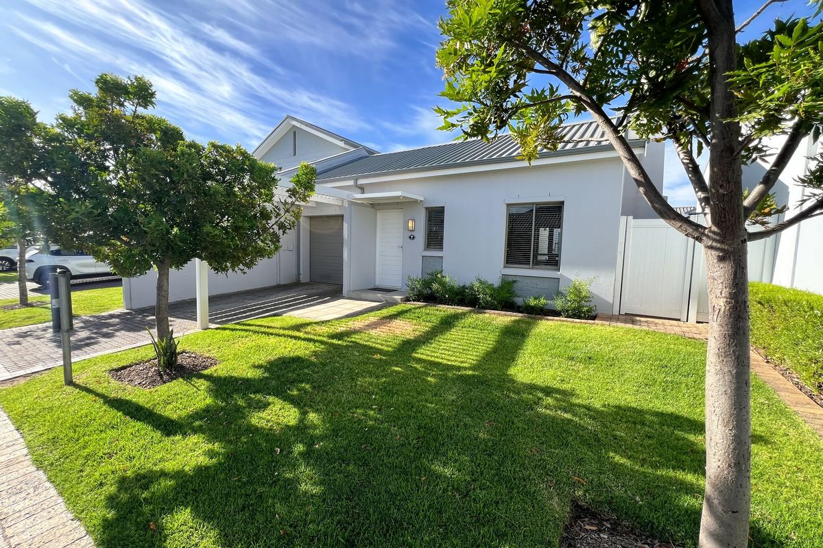 Modern 3-Bedroom Home for Rent in the Prestigious Le Parc Residential Estate – Paarl South - Photo 2