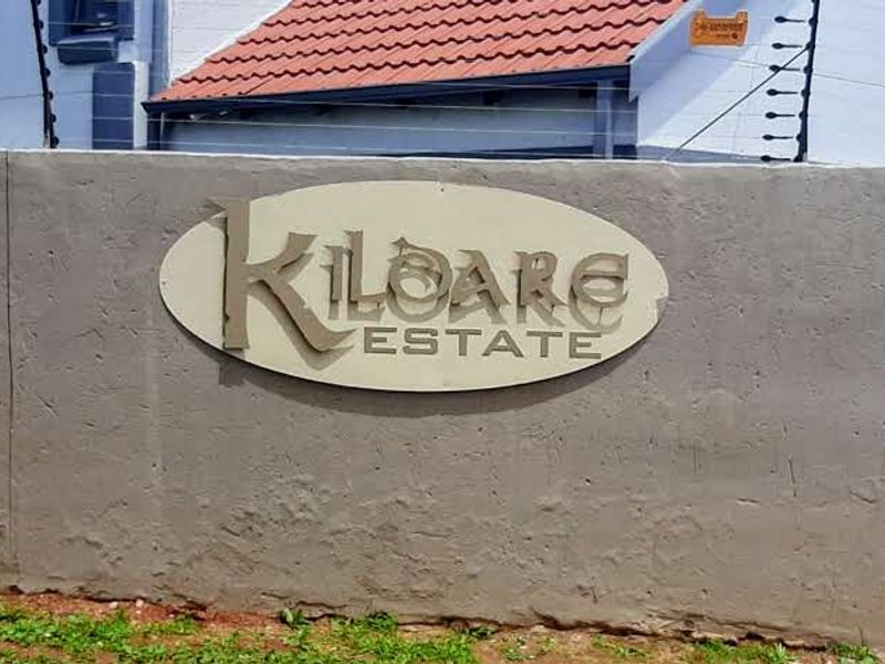 Modern Upgraded Cluster in Sought After Complex! - Photo 2