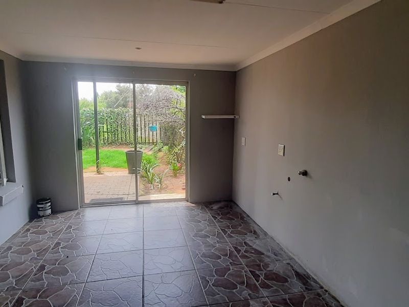 Modern Upgraded Cluster in Sought After Complex! - Photo 8