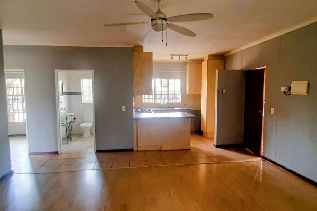 Modern Upgraded Cluster in Sought After Complex! - Photo 5