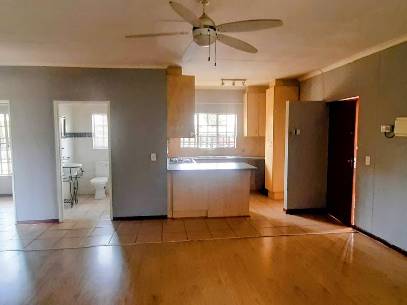 Modern Upgraded Cluster in Sought After Complex! - Photo 5