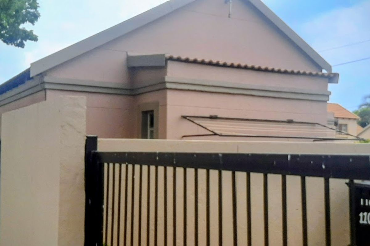 Modern Upgraded Cluster in Sought After Complex! - Photo 4