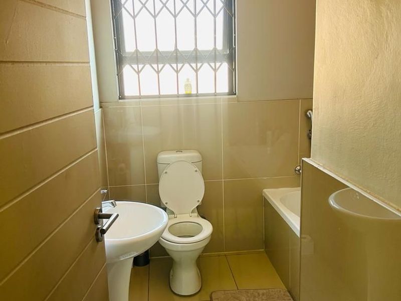 Townhouse For Sale In Witbank - Photo 9