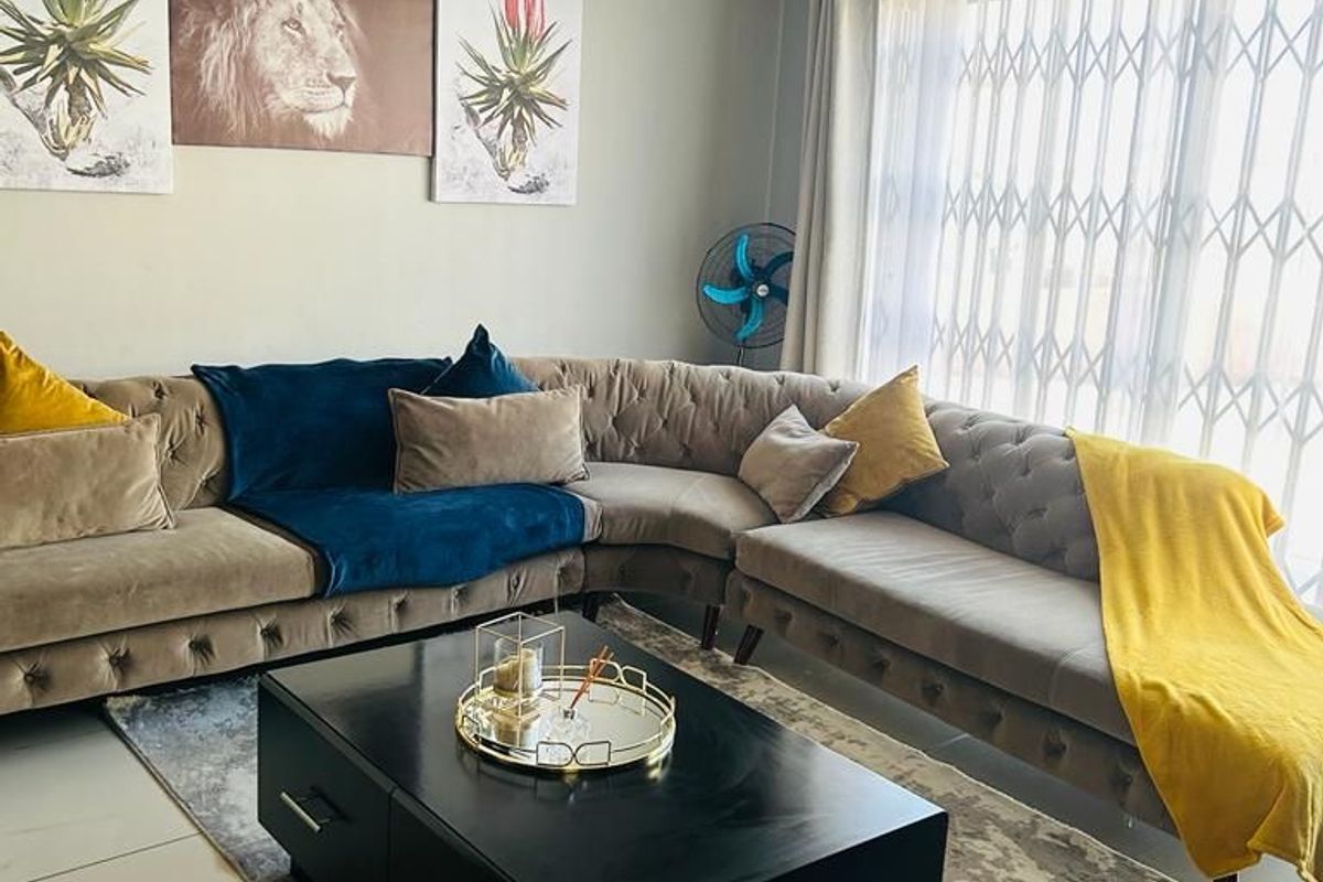 Townhouse For Sale In Witbank - Photo 3