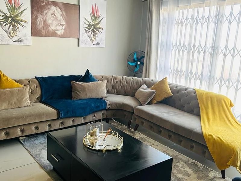 Townhouse For Sale In Witbank - Photo 3