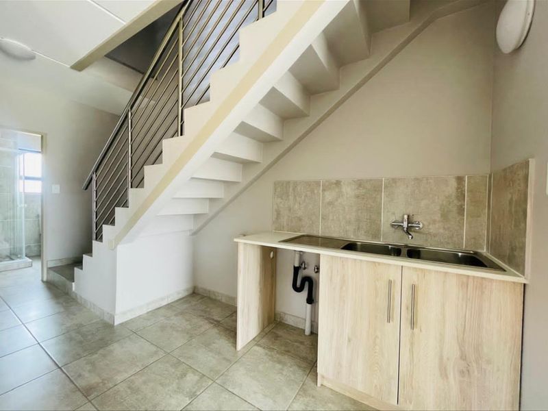 Townhouse For Sale In Witbank - Photo 7