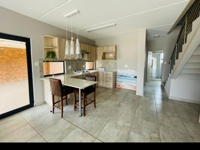 Townhouse For Sale In Witbank - Photo 3