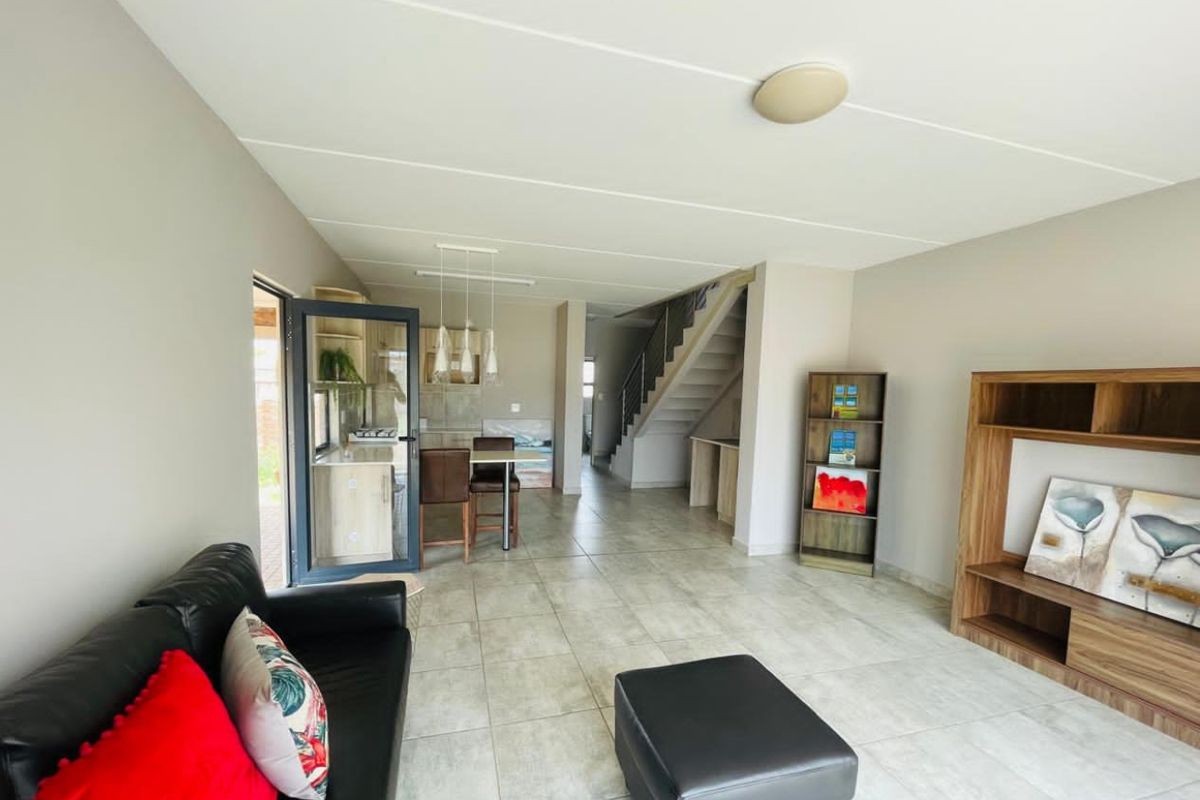 Townhouse For Sale In Witbank - Photo 5