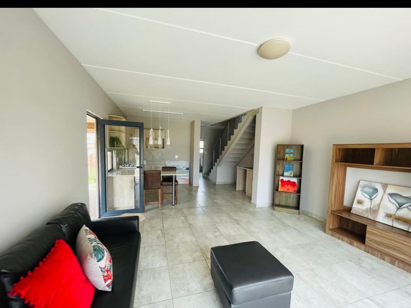 Townhouse For Sale In Witbank - Photo 5