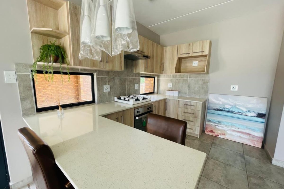 Townhouse For Sale In Witbank - Photo 4