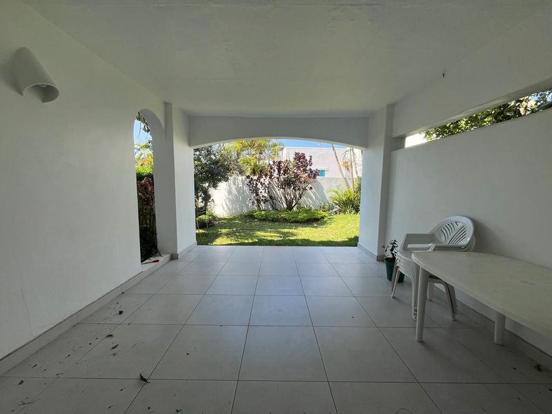 Relaxed Coastal Living in Iconic Santorini Estate - Photo 4