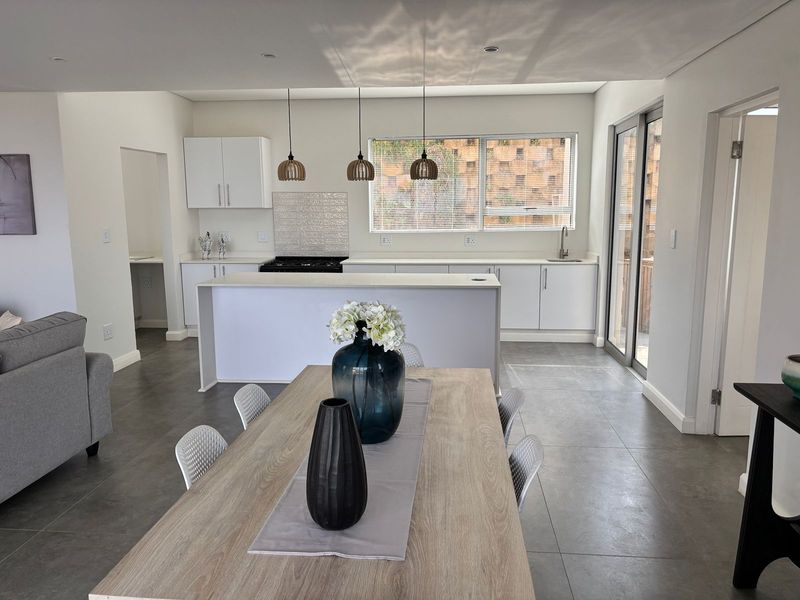 Modern 3-Bedroom Townhouse with Sea Views – Zululami Estate - Photo 4