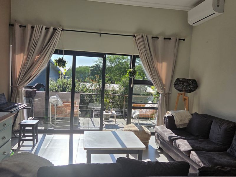 Modern 3-Bedroom Home with En-Suite Bathrooms and Walk-In Closet in Palm Lakes Estate - Photo 9