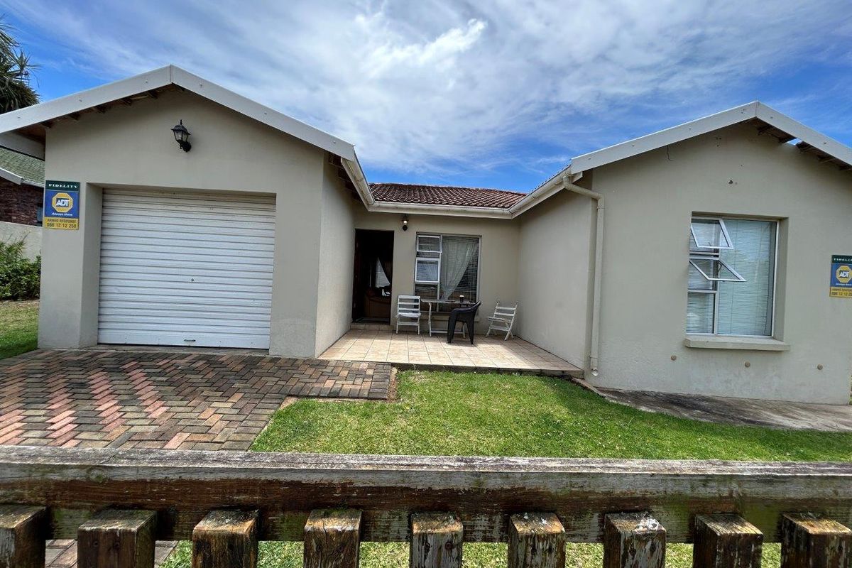 AFFORDABLE 3 BEDROOM HOME WITH A SINGLE GARAGE. - Photo 3