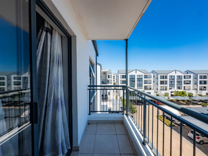 Perfect for Living in Style or as a Prime Investment Opportunity - Photo 8