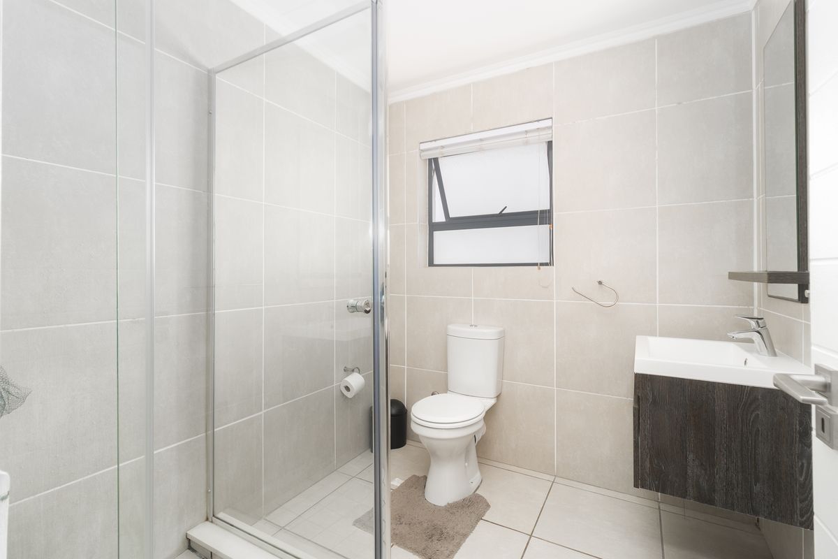 Perfect for Living in Style or as a Prime Investment Opportunity - Photo 4