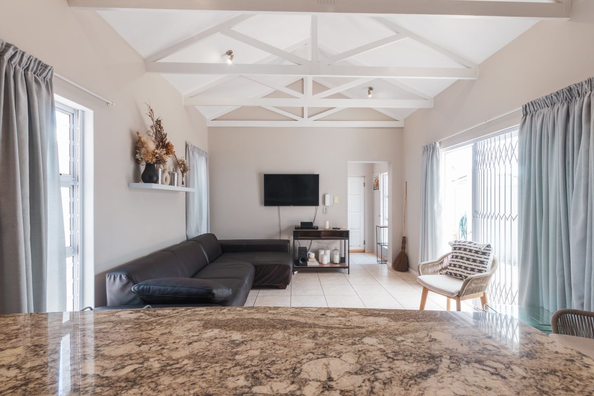 House Rental Monthly In Blouberg - Photo 2