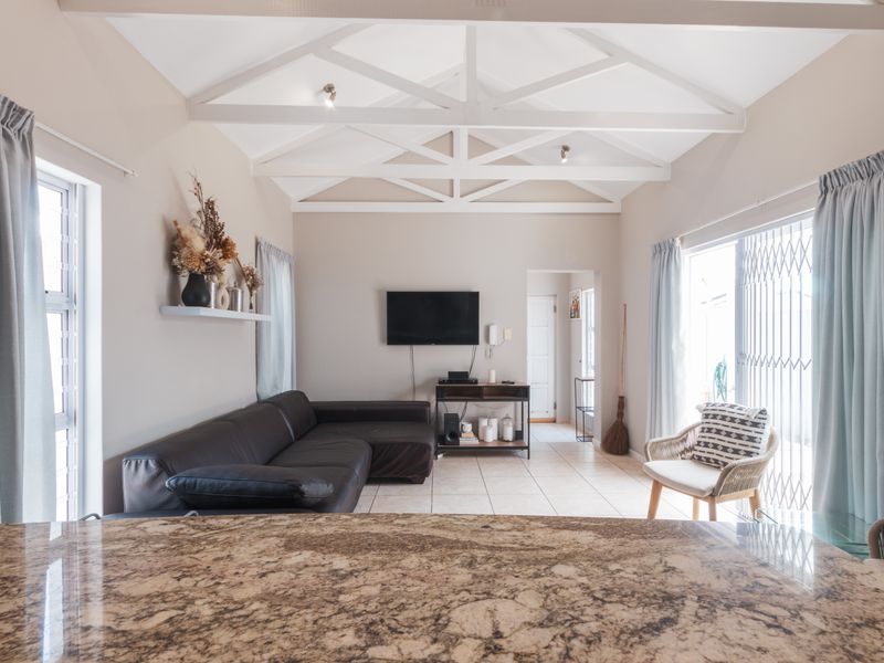 House Rental Monthly In Blouberg - Photo 2