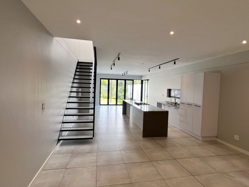 Pet friendly, Inverter ready,Stunning Duplex with Inverter backup in a Highly Sought-After complex - Photo 5