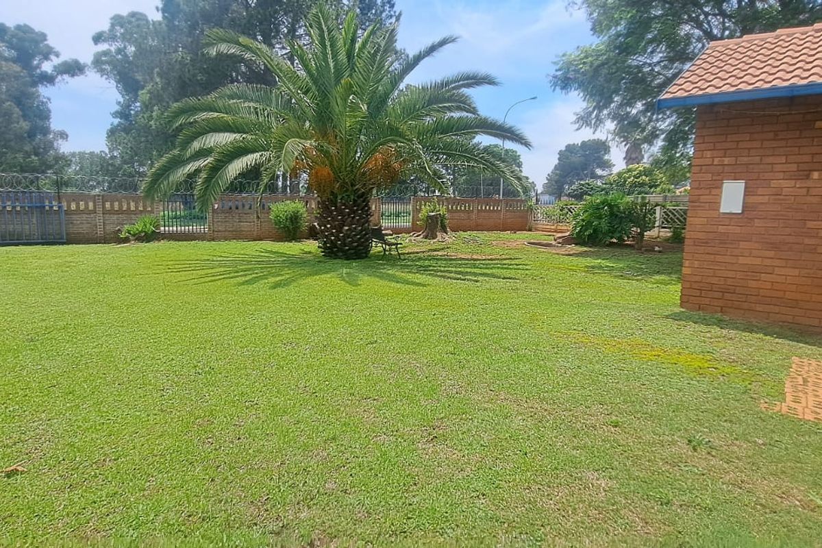 3 Bedroom house  for sale in Brakpan - Photo 2