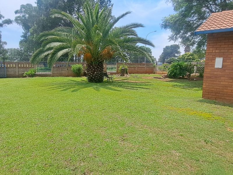 3 Bedroom house  for sale in Brakpan - Photo 2