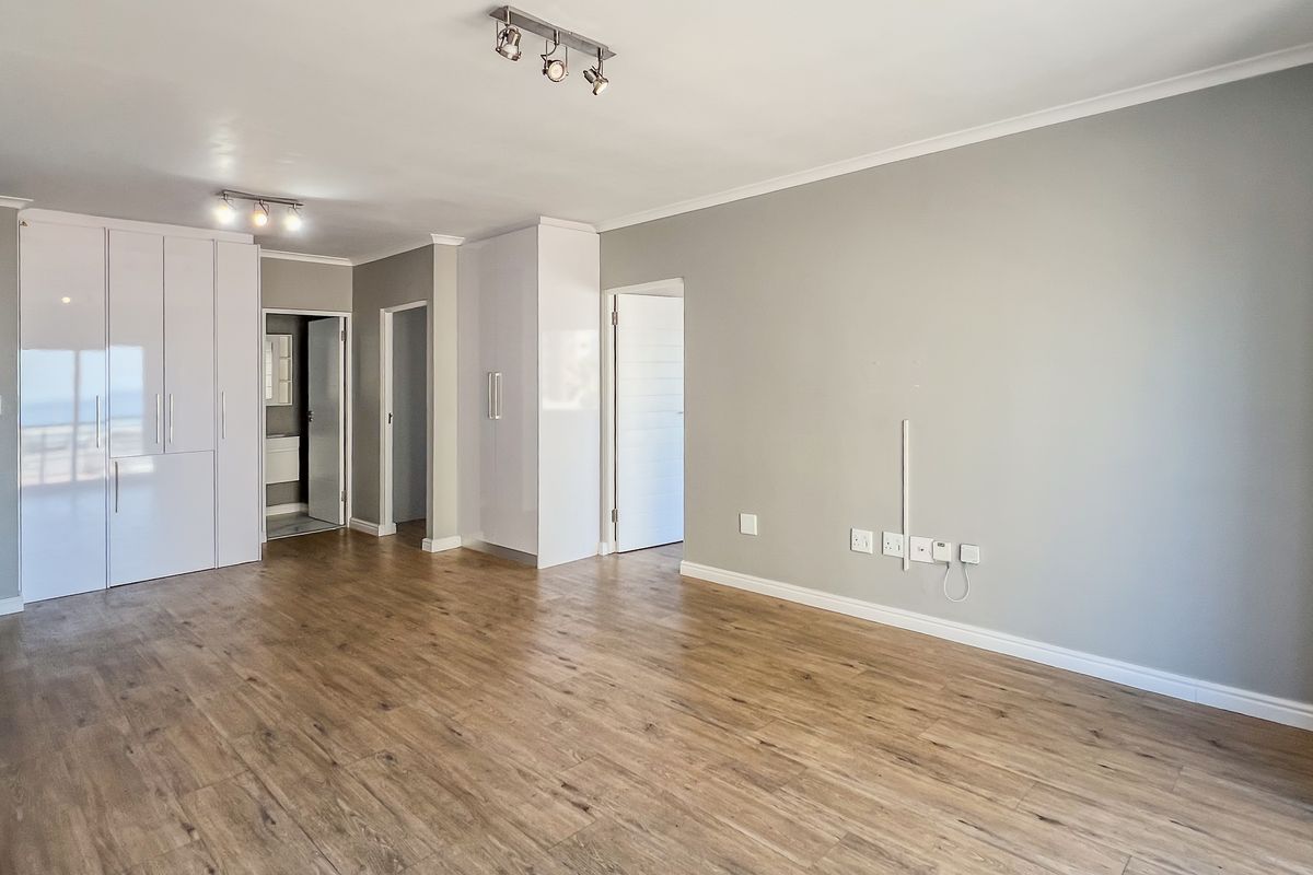 Modern 2 Bedroom Apartment with stunning sea views one road away from Blouberg Beach. - Photo 4