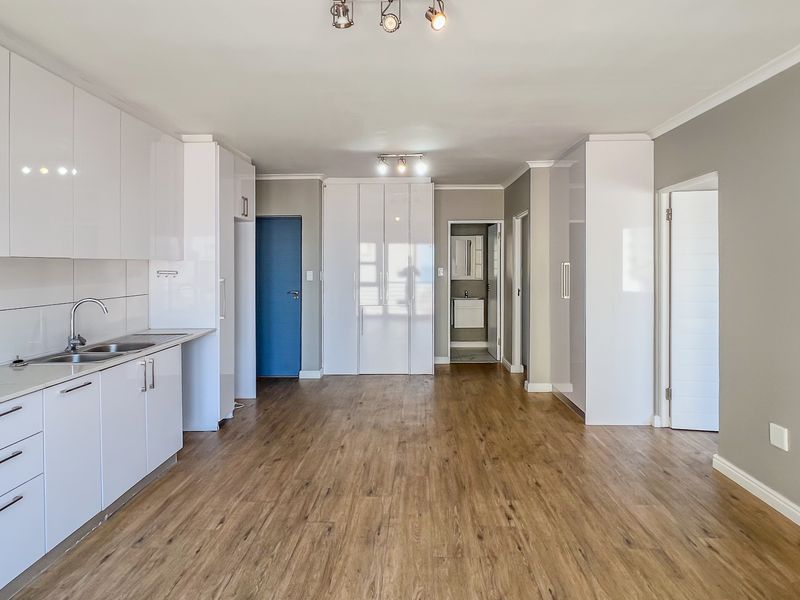 Modern 2 Bedroom Apartment with stunning sea views one road away from Blouberg Beach. - Photo 3