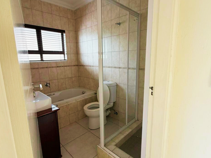 Stylish 3-Bedroom Home in Sought-After Seaward Estates, Ballito - Photo 5