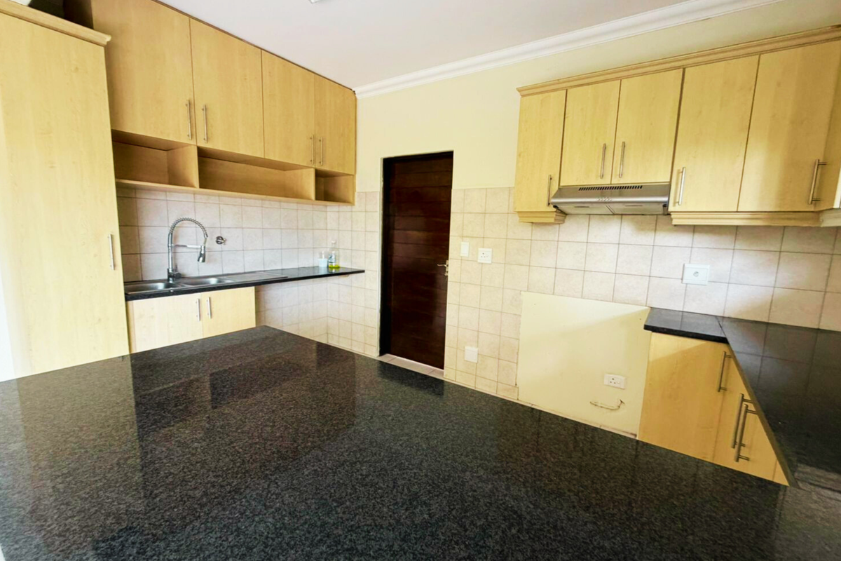 Stylish 3-Bedroom Home in Sought-After Seaward Estates, Ballito - Photo 3