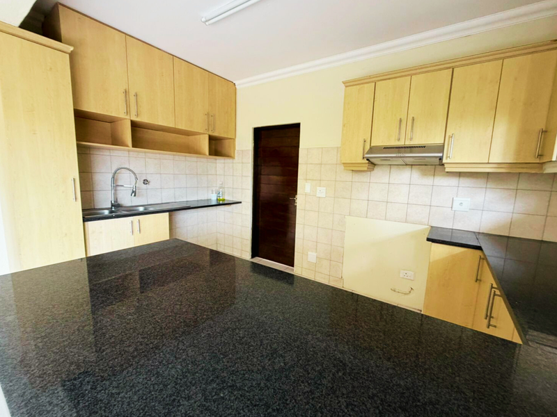 Stylish 3-Bedroom Home in Sought-After Seaward Estates, Ballito - Photo 3