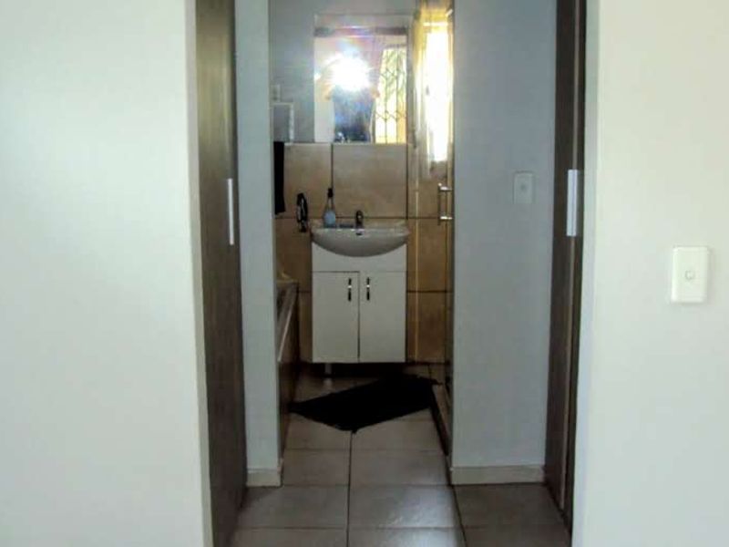 Comfortable Family Living in The Stewards ! - Photo 10