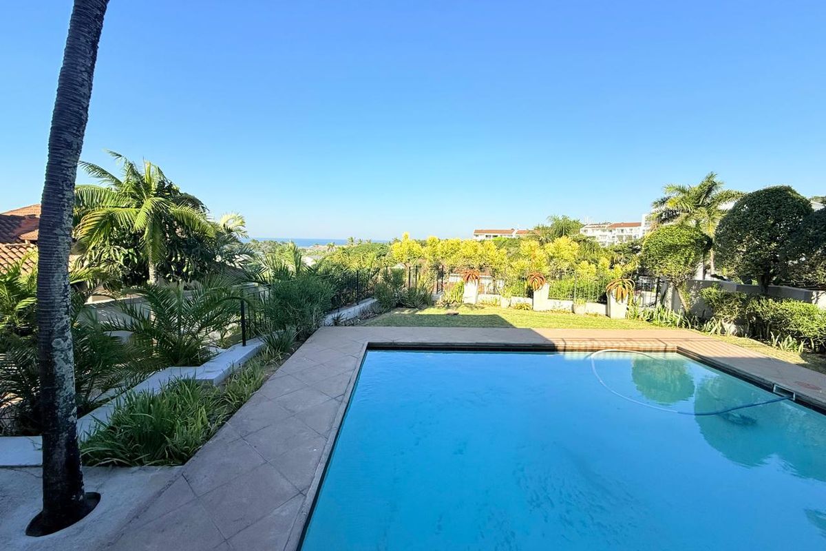 Stunning 5-Bedroom Home in Umhlanga with Breath-taking Sea Views - Photo 2