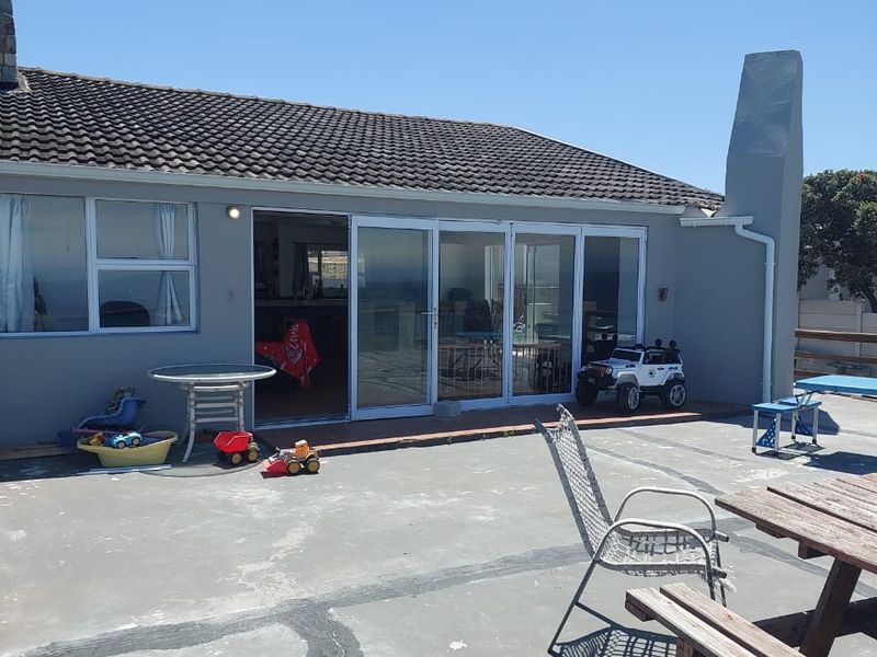 RENOVATOR'S DREAM 3 BED 2 BATH HOUSE PLUS FLATLET WITH MAGNIFICENT VIEWS - Photo 8