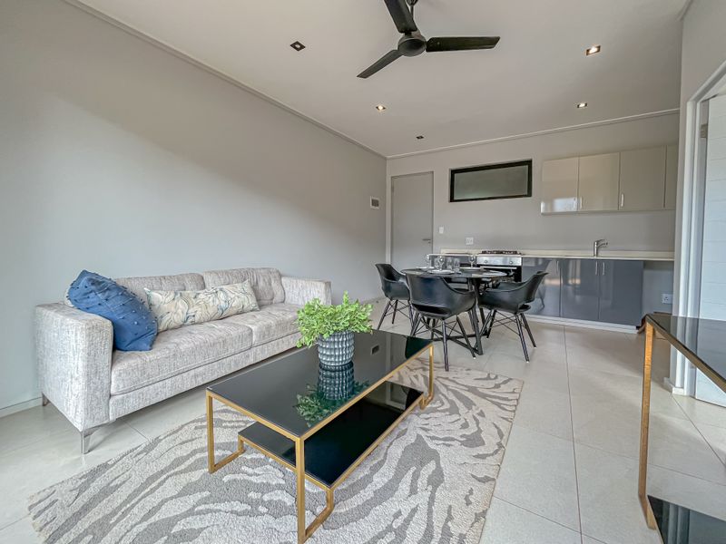 Ground-Floor 1-Bedroom Apartment in Ocean Club – Ideal for Short-Term Rentals! - Photo 3