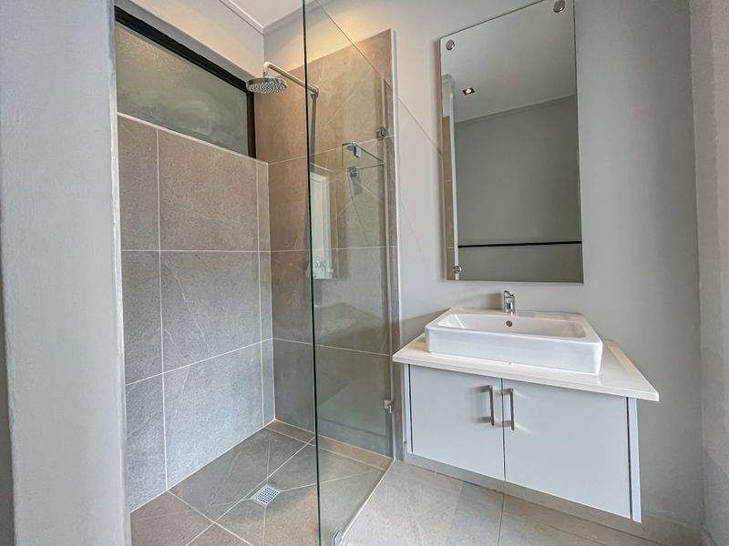 Ground-Floor 1-Bedroom Apartment in Ocean Club – Ideal for Short-Term Rentals! - Photo 8