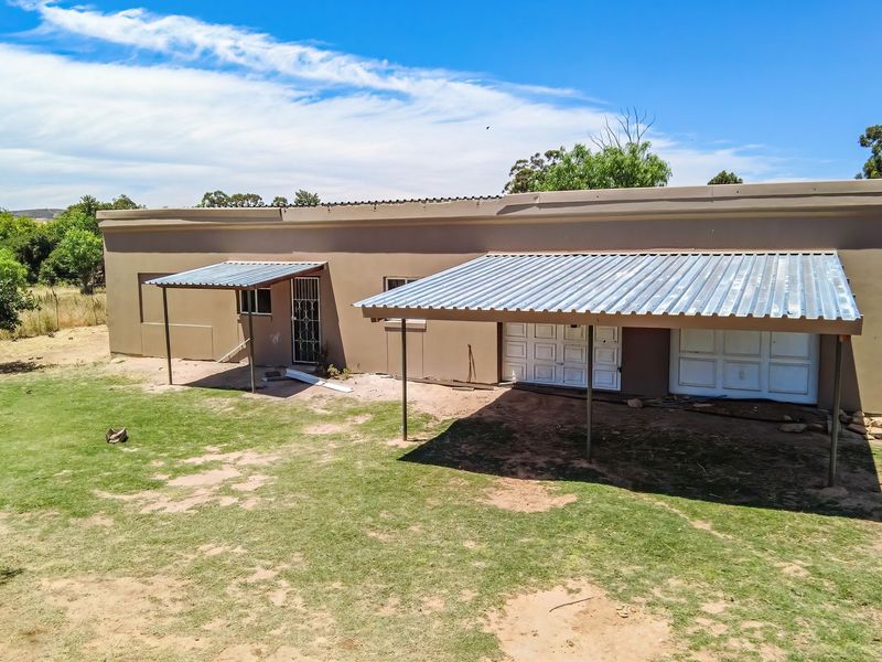 Tranquil Country Cottage with Stream and Bridge in Historic Hooikraal - Photo 6