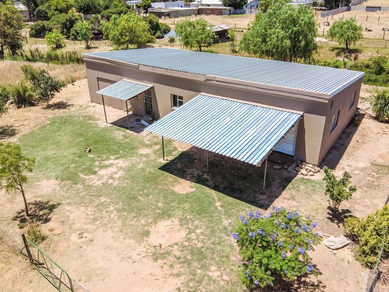 Tranquil Country Cottage with Stream and Bridge in Historic Hooikraal - Photo 2