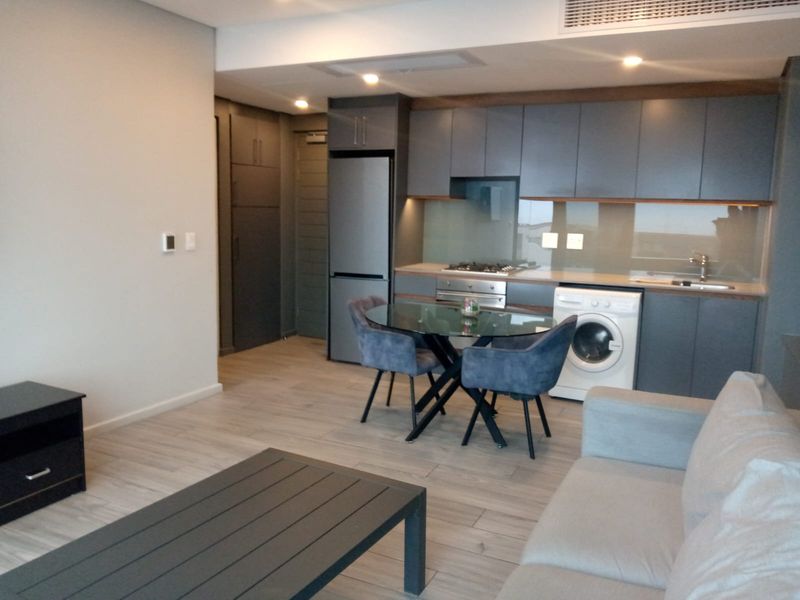 Semi Furnished 1 Bedroom Apartment to let with Sea views. - Photo 10