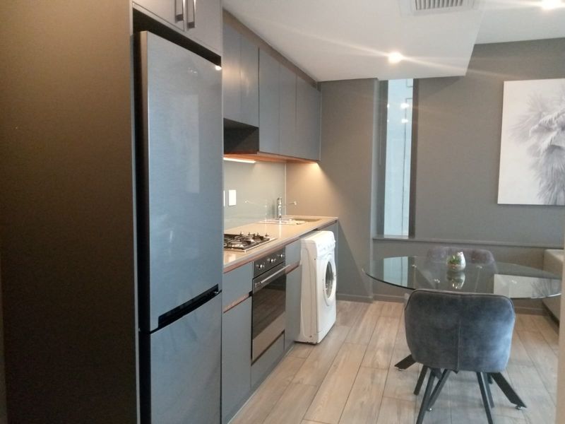 Semi Furnished 1 Bedroom Apartment to let with Sea views. - Photo 7