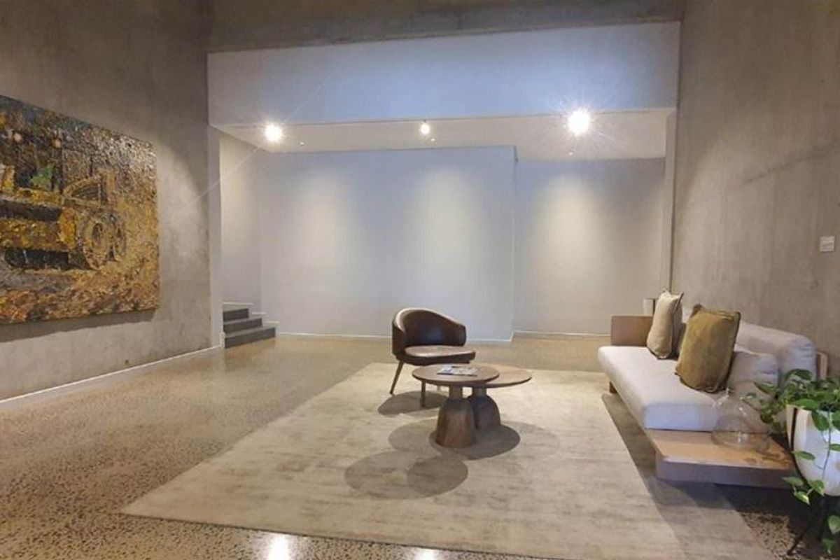 Semi Furnished 1 Bedroom Apartment to let with Sea views. - Photo 3