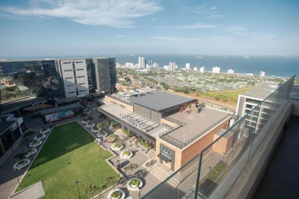 Semi Furnished 1 Bedroom Apartment to let with Sea views. - Photo 4