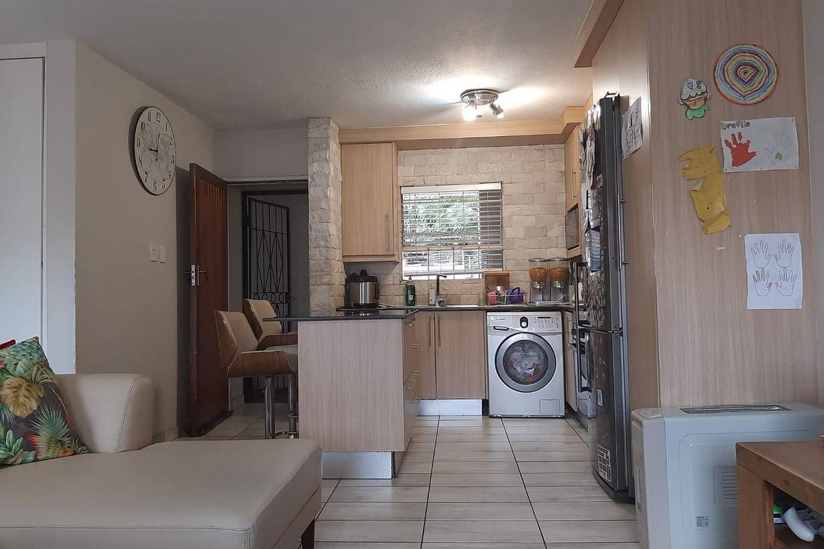 Spacious 3 Bed in Silkwood, Vorna Valley - Photo 2