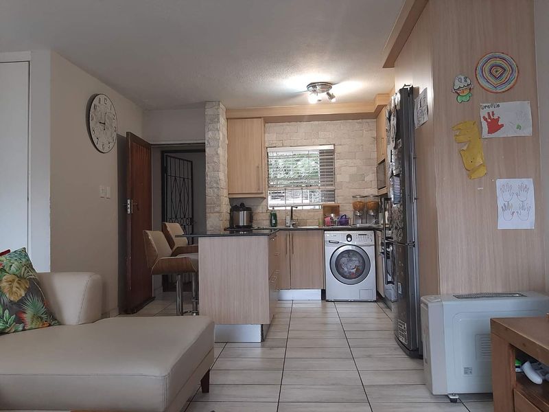 Spacious 3 Bed in Silkwood, Vorna Valley - Photo 2