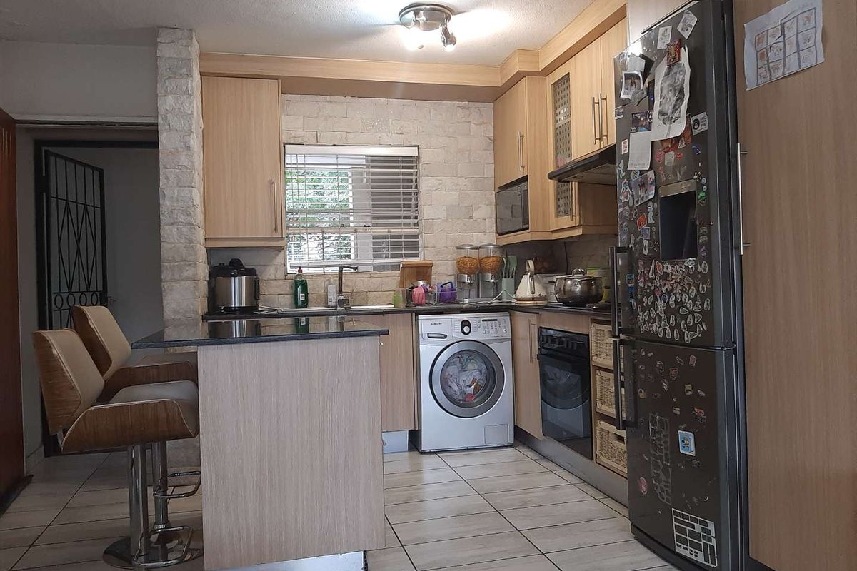 Spacious 3 Bed in Silkwood, Vorna Valley - Photo 4