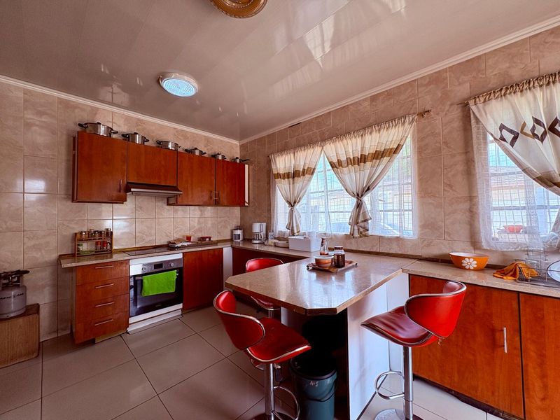 Three bedroom home for sale in Brenthurst Brakpan - Photo 2