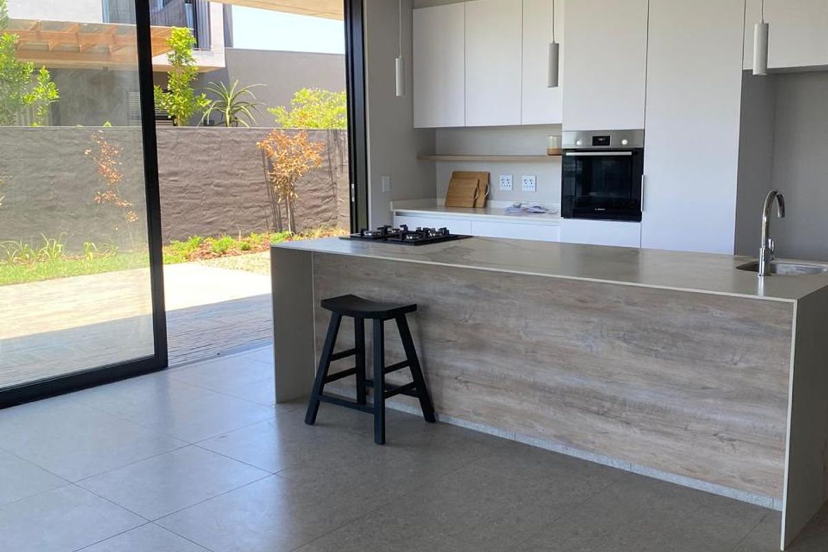 Modern 3-Bedroom Lock-Up-and-Go | Spacious & Stylish Living - Photo 2