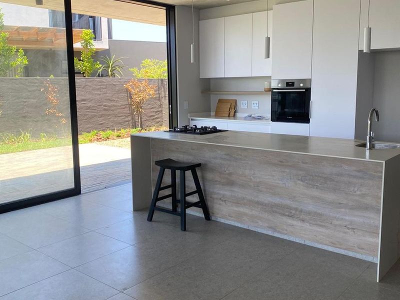 Modern 3-Bedroom Lock-Up-and-Go | Spacious & Stylish Living - Photo 2