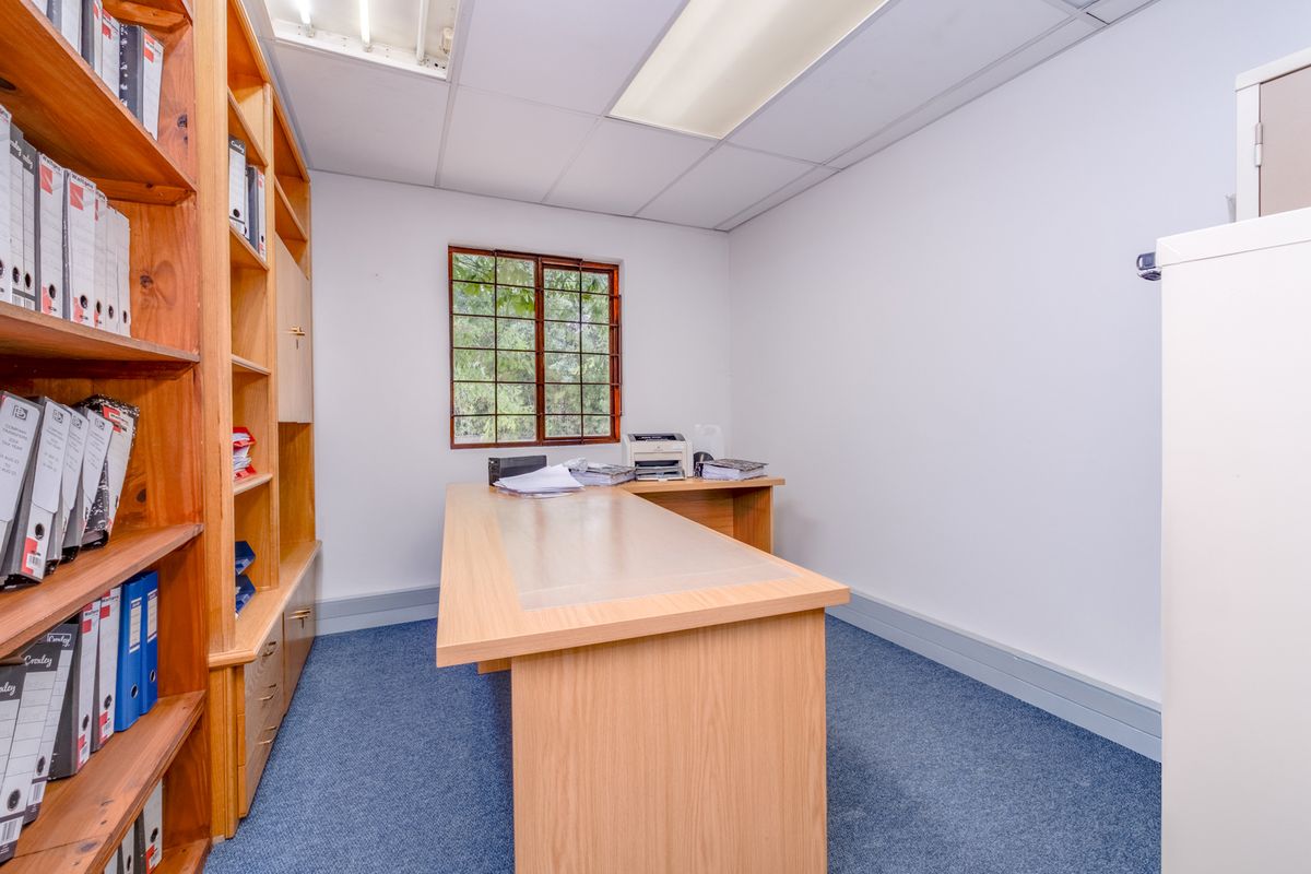 Prime office's or student accommodation in the heart of Ferndale. - Photo 5